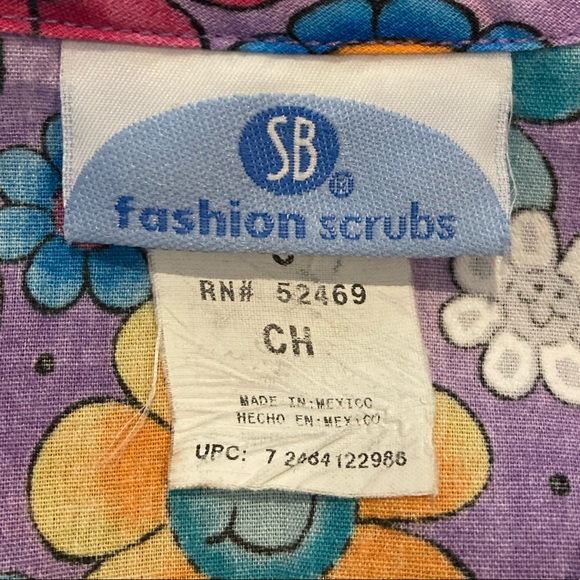 SB Smiley Floral Bees Small Purple Snap Nurse Medical Uniform Scrubs Top - Picture 7 of 11